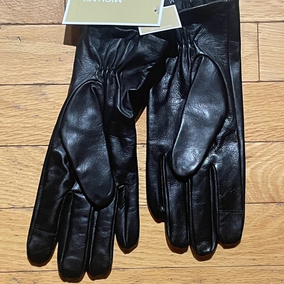 Brand New Michael Kors Leather gloves - Picture 2 of 7